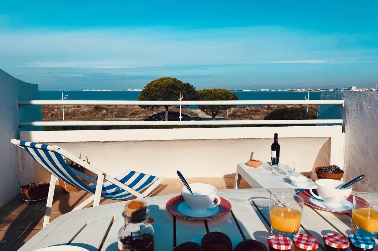 APPARTEMENT VUE MER Port Camargue 4 couchages résidence Le Flamant Le Grau-du-Roi Esterno foto